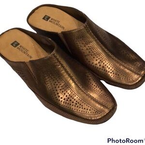 White Mountain “Dusty” leather Mule size 6.5